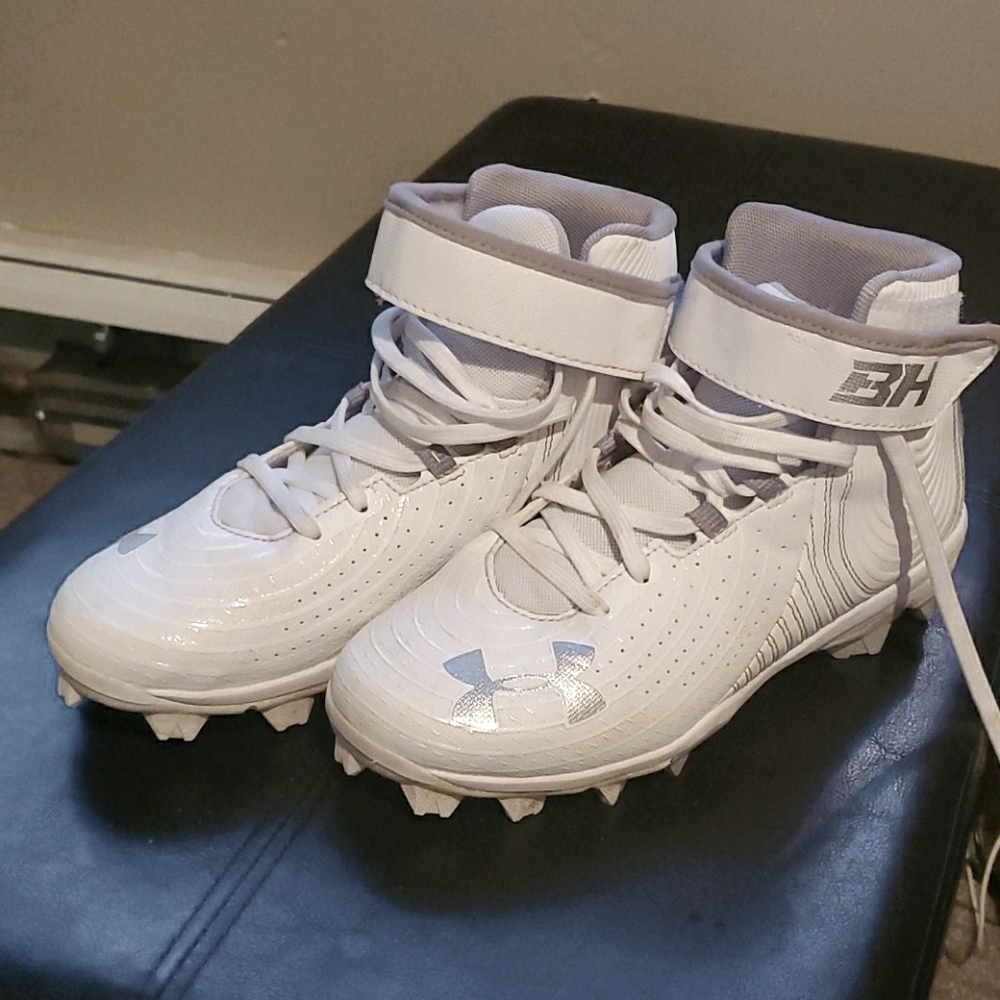 4.5Y Under Armour cleats